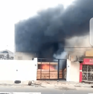 8B972F4B FC71 4CCB ADBA 73493523407D