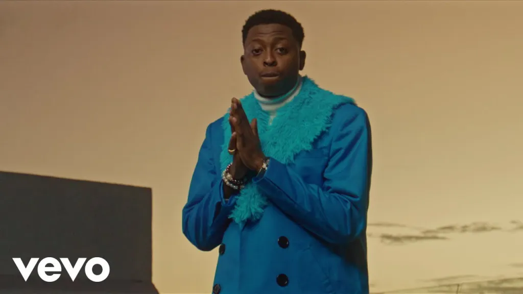 Young Lunya – Vitu Vingi Video