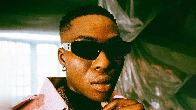 Reekado Banks – Holla Me Video