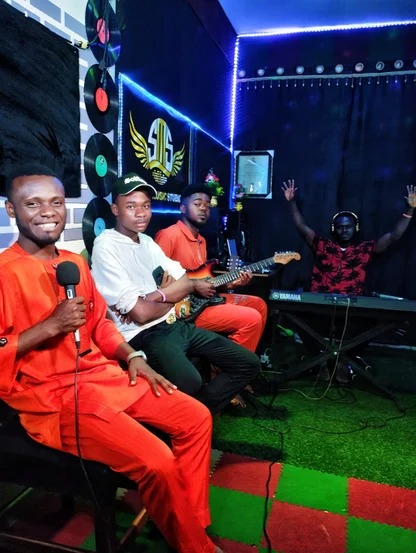 The Smart Crew – Hot Praises Session